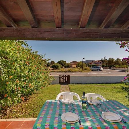 Appartamento Trilocale Le Canne 6 Posti Letto Con Giardino San Teodoro  Exterior photo
