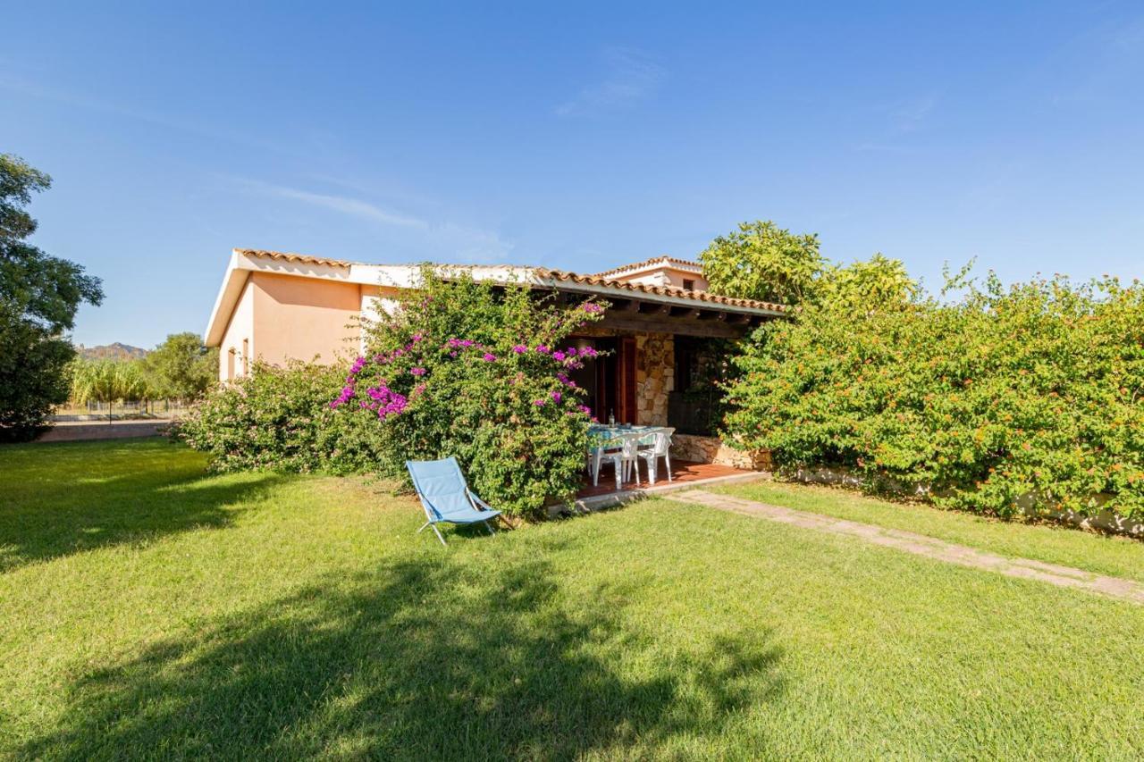 Appartamento Trilocale Le Canne 6 Posti Letto Con Giardino San Teodoro  Exterior photo