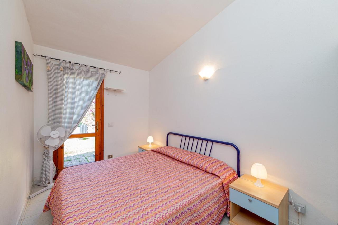 Appartamento Trilocale Le Canne 6 Posti Letto Con Giardino San Teodoro  Exterior photo