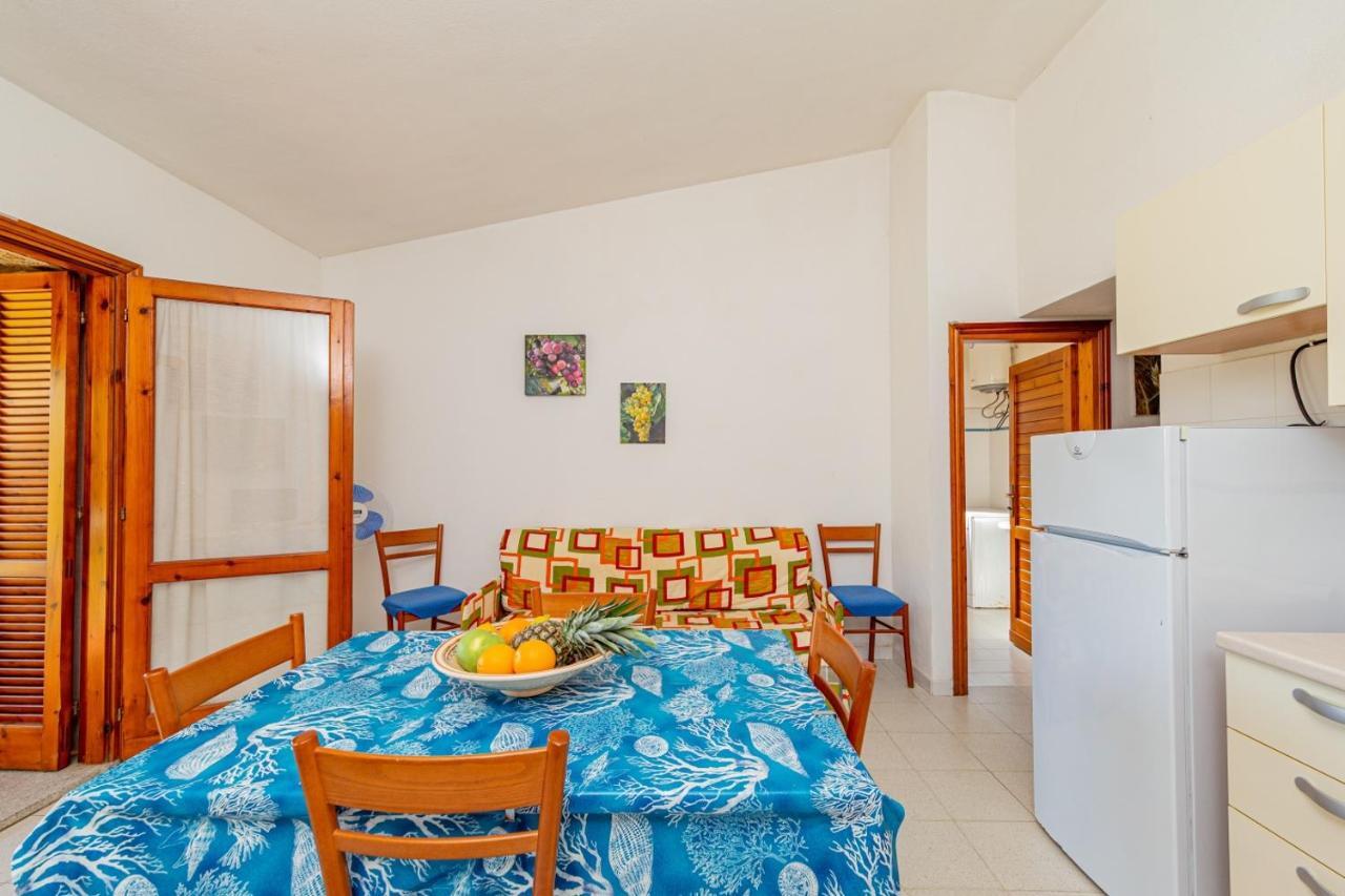 Appartamento Trilocale Le Canne 6 Posti Letto Con Giardino San Teodoro  Exterior photo