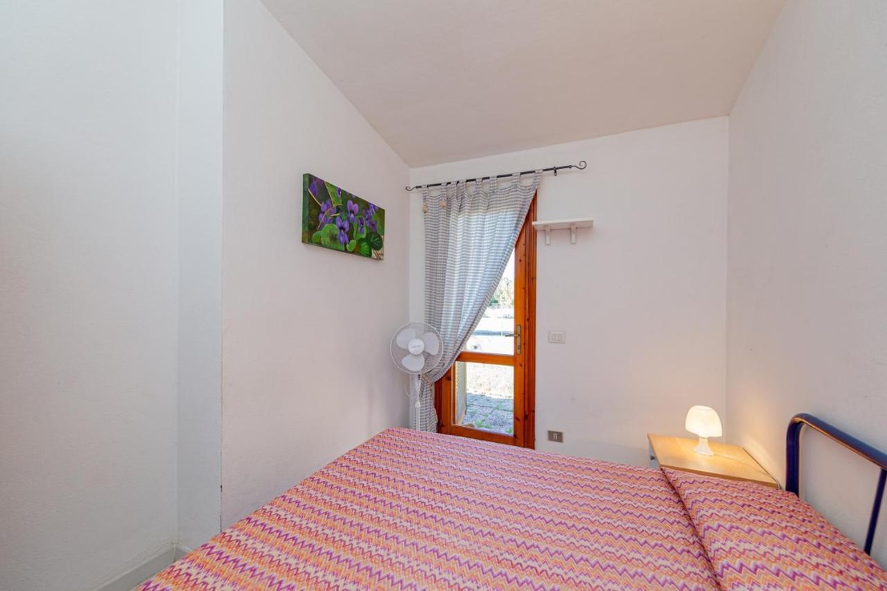 Appartamento Trilocale Le Canne 6 Posti Letto Con Giardino San Teodoro  Exterior photo
